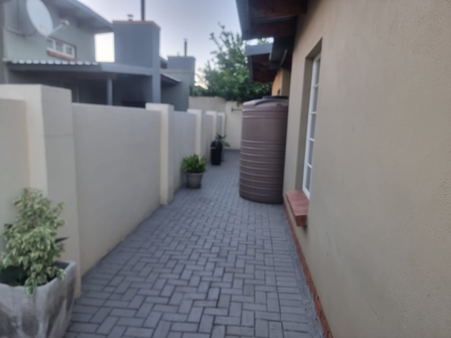 3 Bedroom Property for Sale in Waterval East North West